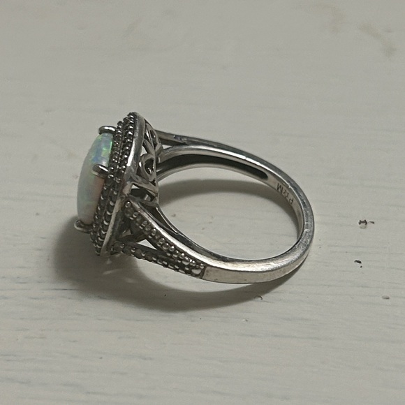 Sterling 925 ring with square opal, surrounded by pave’ crystals, size 5 - Picture 4 of 6